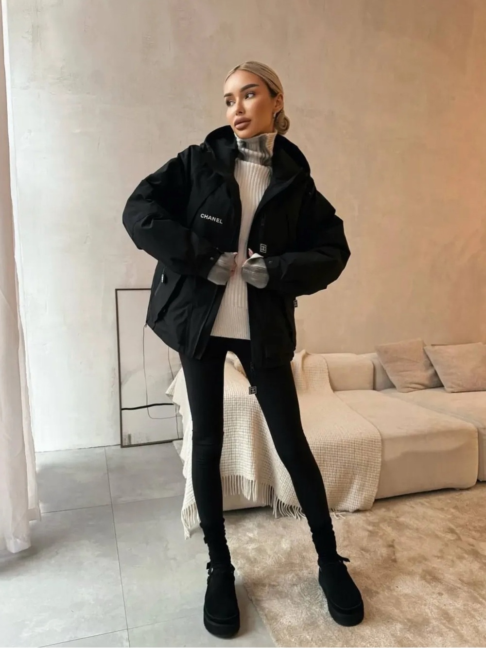 Chanel Women's Black Jacket Oversized - Picture 16 of 16